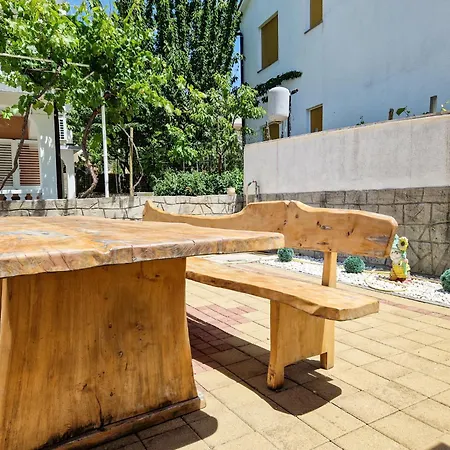 Apartment Zora-3 By Interhome Lopar