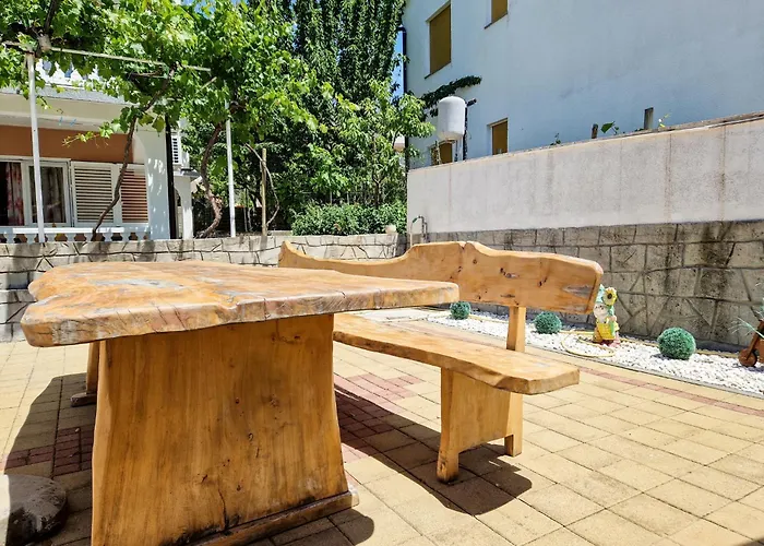 Apartment Zora-3 By Interhome Lopar